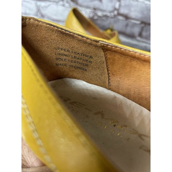Re-Mix Classic Vintage Yellow Leather Round Toe Mary Jane Heels Women 7M US/38EU - Picture 11 of 16